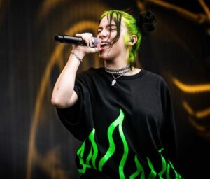 billie eilish altezza peso