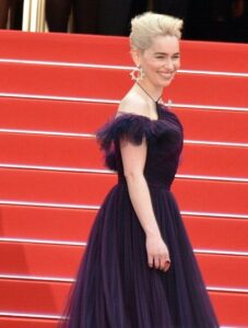 emilia clarke fisico